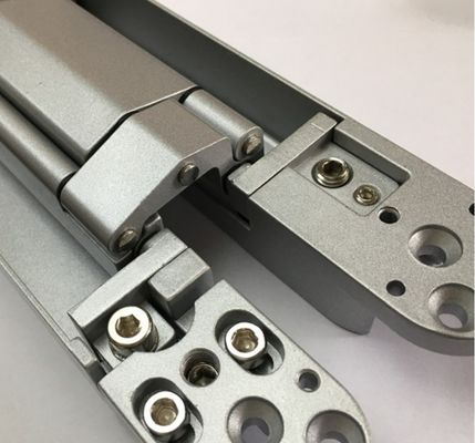 Fenditura resistente con regolabilità 3D per un'installazione fluida